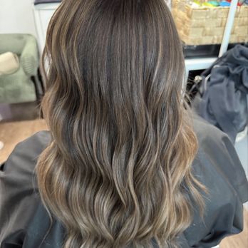 Colored by Magali - Hair Stylists Near Me - Woodland Hills , California