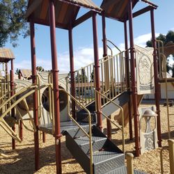 El Nido Park - Toddler structure