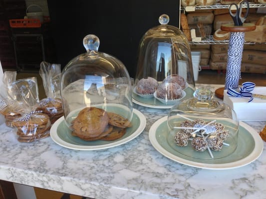 Pigeon Whole Bakers by null