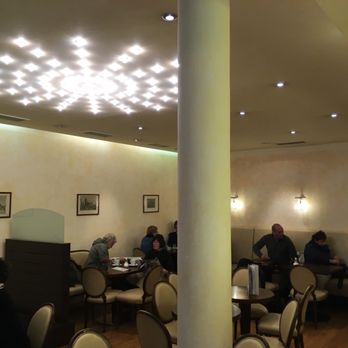 Mohrenköpfle - Blick in den Saal - Coffee & Tea Near Me - Ulm, BW