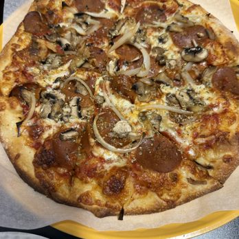 Bizza - Pepperoni pizza (vegan) - Vegan Near Me - San Mateo, California
