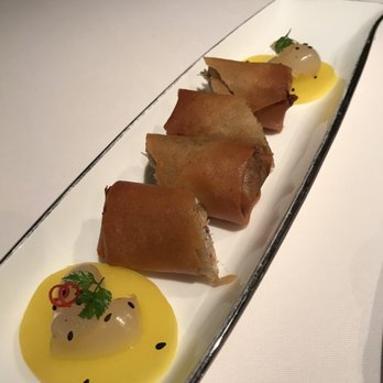 龍景軒 - Spring rolls with lobster and black truffle - Cantonese Near Me - Hong Kong, HK