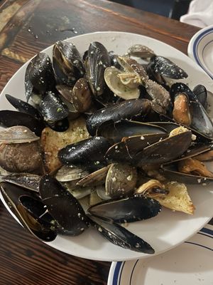 Harvey Cedars Shellfish Company by null