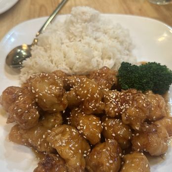 Hidden Dumpling House - (D)Sesame Chicken - Chinese Near Me - Elk Grove, California