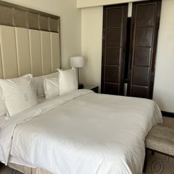 Hotel Four Seasons - King bedroom