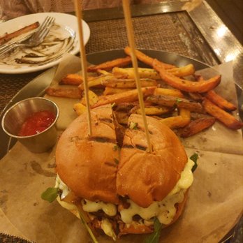 Running Goose - Burger - Gastropubs Near Me - Los Angeles, California Running Goose - Burger - Gastropubs Near Me - Los Angeles, California