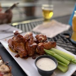 District Brewing - Chicken wings