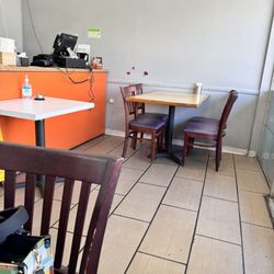 Ruenrom Thai Cuisine - Inside view