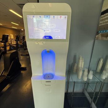Hyatt Regency Chicago - Gym water dispenser - Hotels Near Me - Chicago, Illinois