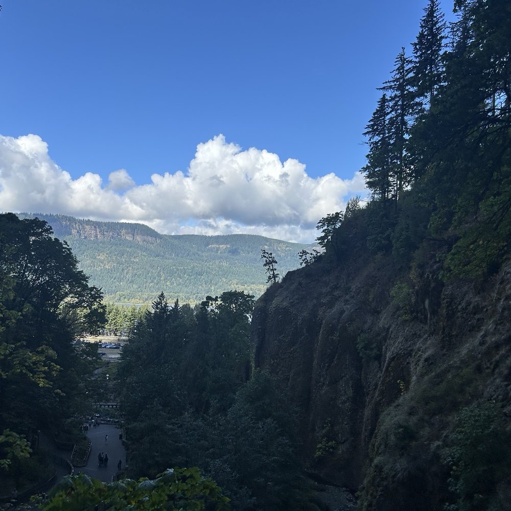 Multnomah Falls - Hiking Near Me - Bridal Veil, Oregon Multnomah Falls - Hiking Near Me - Bridal Veil, Oregon