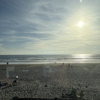 Mo's Seafood & Chowder - Beach view from window - Seafood Near Me - Cannon Beach, Oregon Mo's Seafood & Chowder - Beach view from window - Seafood Near Me - Cannon Beach, Oregon