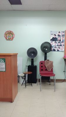 Jane S Hair Salon 14 Reviews Hair Salons 430 Dundas Street W