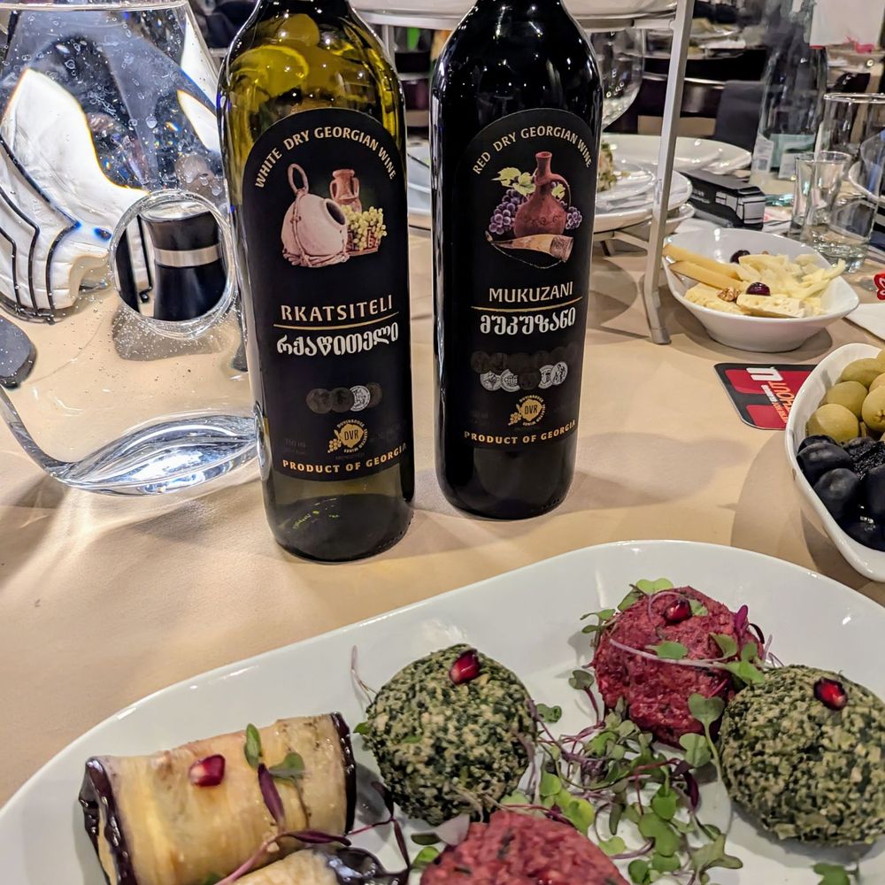 ARAGVI Restaurant - Salad Near Me - PALATINE, Illinois