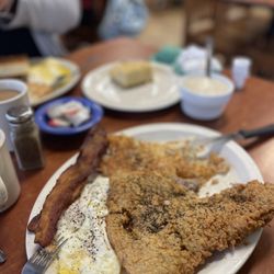 Bobbie's Southern Kitchen - Chicken Fried Steak & Eggs