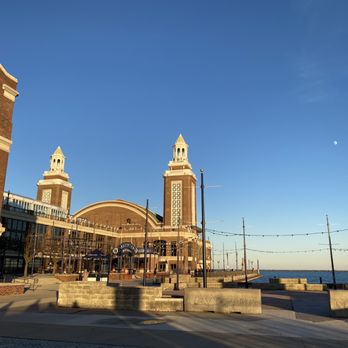 Navy Pier - Landmarks & Historical Buildings Near Me - Chicago, Illinois