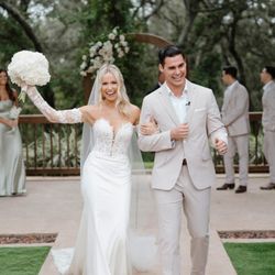 Southern Tan - More beautiful wedding photos #airbrushtan #tanning #spraytansalon #sunless #spraytannearme #tanningnearme #bestspraytan #orlandospraytan