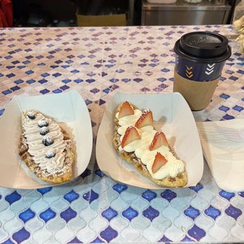 Maison De Croissant - Blueberry and strawberry Croffle - Bakeries Near Me - Irvine, California Maison De Croissant - Blueberry and strawberry Croffle - Bakeries Near Me - Irvine, California