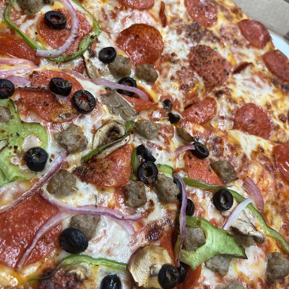 Leonardi's Pizza at WINCO - Pizza - Pizza Near Me - Lancaster, California