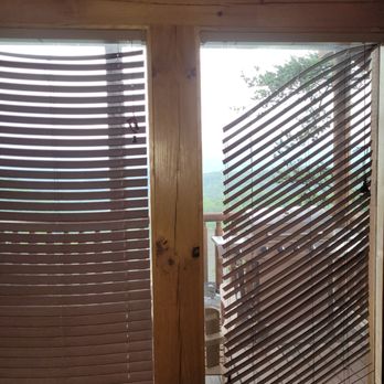 Eden Crest Vacation Rentals - The blinds on one side of the living room - Vacation Rentals Near Me - Pigeon Forge, Tennessee