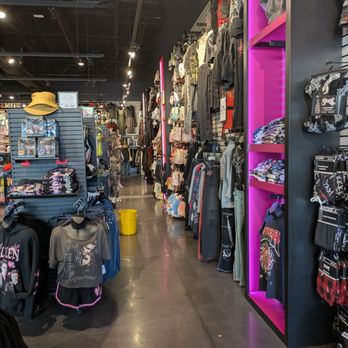 Hot Topic - Inside - Men's Clothing Near Me - Orlando, Florida Hot Topic - Inside - Men's Clothing Near Me - Orlando, Florida