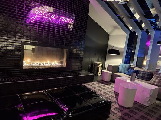 W Bellevue by null