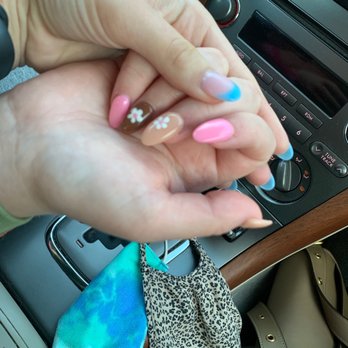 DS Nails & Spa - Nail Salons Near Me - Chanhanssen, Minnesota