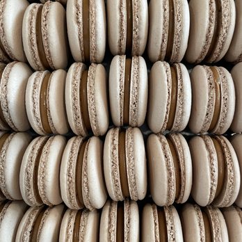 Artizon Bakeshop - Lotus Biscoff Macaron - Desserts Near Me Artizon Bakeshop - Lotus Biscoff Macaron - Desserts Near Me
