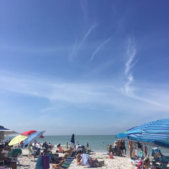 Vanderbilt Beach - Beautiful sunny day. Get here early before the parking garage fills up. - Beaches Near Me - Naples, Florida Vanderbilt Beach - Beautiful sunny day. Get here early before the parking garage fills up. - Beaches Near Me - Naples, Florida