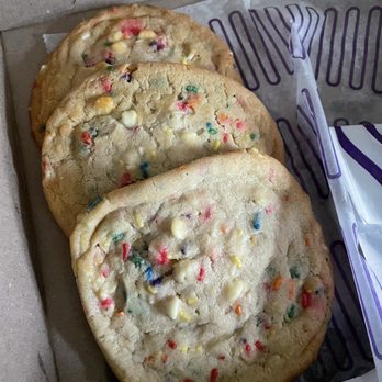Insomnia Cookies - Bakeries Near Me - San Francisco, California