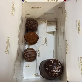 Läderach - chocolate assortment - Chocolatiers & Shops Near Me - New York, New York Läderach - chocolate assortment - Chocolatiers & Shops Near Me - New York, New York