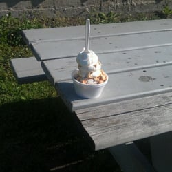 Iceburg - Caramel cashew sundae