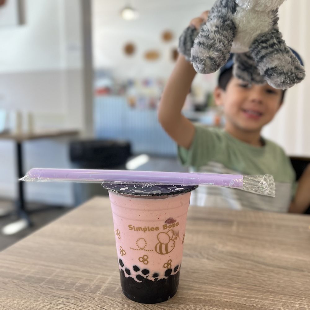 Simplee Boba - Happy child with strawberry boba - Bubble Tea Near Me - South Pasadena, California Simplee Boba - Happy child with strawberry boba - Bubble Tea Near Me - South Pasadena, California