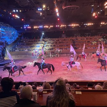Dolly Parton's Stampede - Performing Arts Near Me - Pigeon Forge, Tennessee