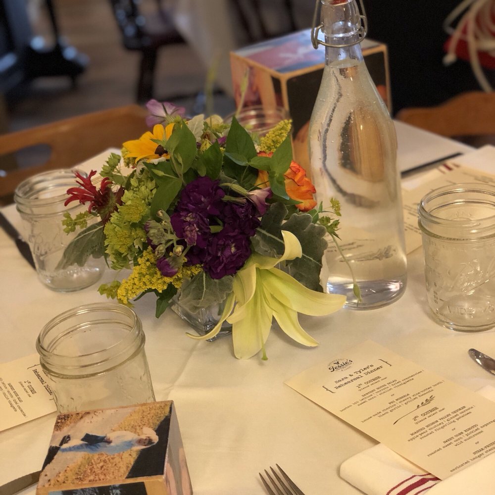 Dancing Tulip Floral Boutique - Florists Near Me - Saugerties, New York