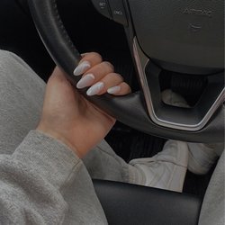 Le Tique Nails & Spa - Nails
