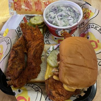 Dave's Hot Chicken - Slider strip combo w/ kale slaw - Chicken Shop Near Me - Irvine, California