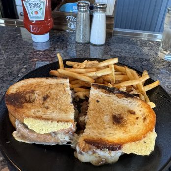Blue Moon Kitchen & Bar - Short rib grilled cheese - Bars Near Me - Amesbury, Massachusetts Blue Moon Kitchen & Bar - Short rib grilled cheese - Bars Near Me - Amesbury, Massachusetts
