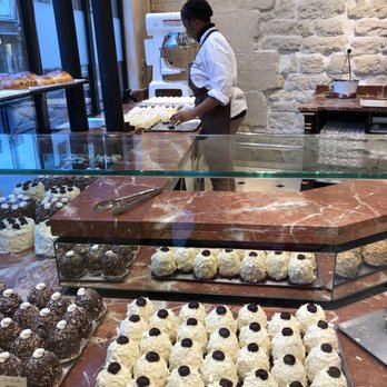 Aux Merveilleux de Fred - Desserts Near Me - Paris, 75 Aux Merveilleux de Fred - Desserts Near Me - Paris, 75