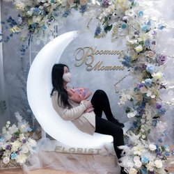 Blooming Moment Florist - Lighting moon floral arch photo-booth scenes