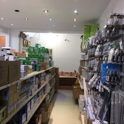 Jenco Canada LED - Under cabinet light; pucks/strip light (110V/12V)