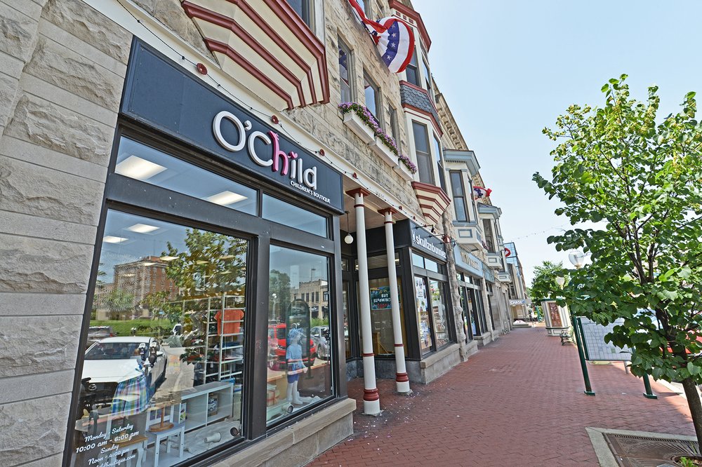 FOUNTAIN SQUARE BLOOMINGTON Updated August 2024 32 Photos 101 W