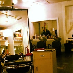 French Pharmacie Salon