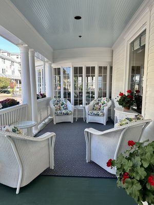 Hotel Iroquois by null