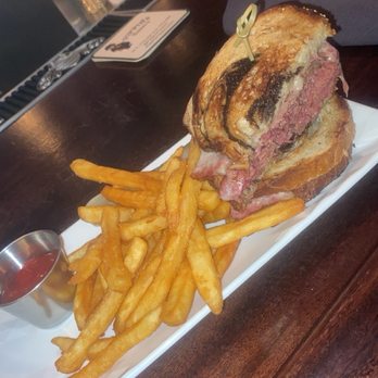 Pippin's Tavern - Corn beef sandwich on Marble rye w/french fries - Irish Pub Near Me - Chicago, Illinois Pippin's Tavern - Corn beef sandwich on Marble rye w/french fries - Irish Pub Near Me - Chicago, Illinois