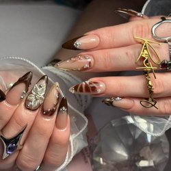 Lavue Nail Lounge
