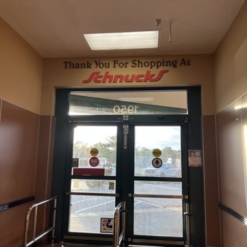 Schnucks - St Charles - exiting store - Grocery Near Me - St Charles, Missouri Schnucks - St Charles - exiting store - Grocery Near Me - St Charles, Missouri