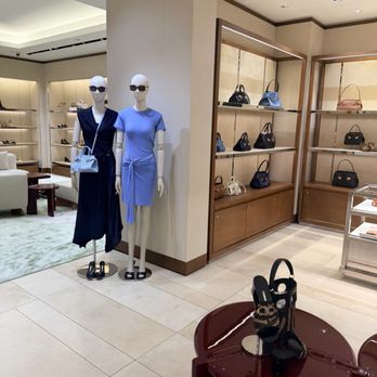 Salvatore Ferragamo - Women's Clothing Near Me - Sants Clara, California Salvatore Ferragamo - Women's Clothing Near Me - Sants Clara, California