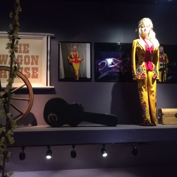 Dollywood - Amusement Parks Near Me - Pigeon Forge, Tennessee