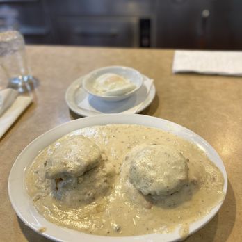 Gold 'N Silver Inn - Country Style w/2 medium poached eggs - American Near Me - Reno, Nevada