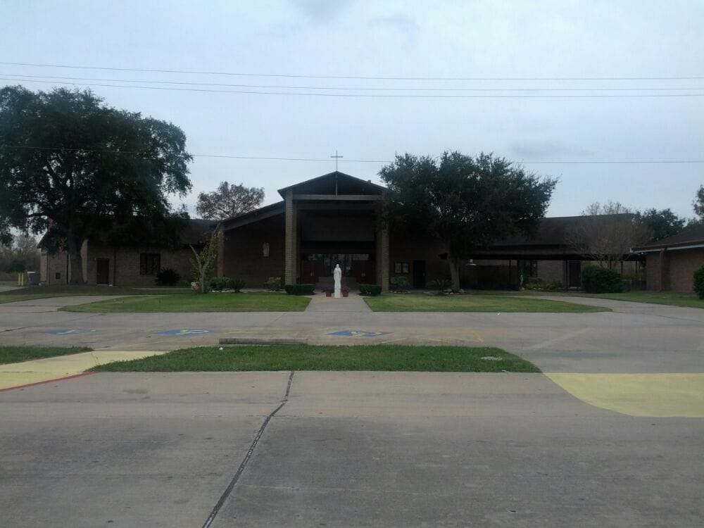 SACRED HEART OF JESUS CATHOLIC CHURCH 6502 County Rd 48, Manvel